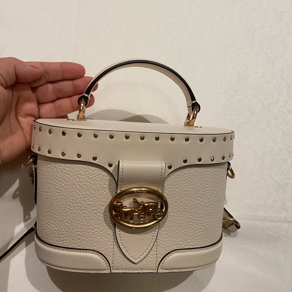 Coach bucket back authentic with tags